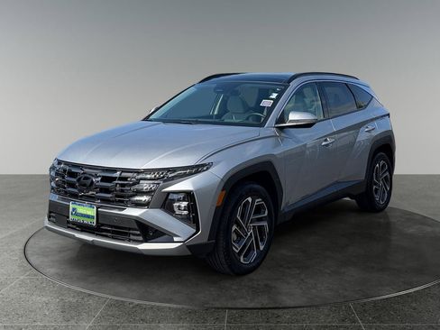 Used 2025 Hyundai Tucson Limited AWD/4WD image 3