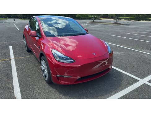 Used 2023 Tesla Model Y Long Range AWD/4WD image 2