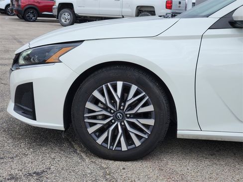 Used 2023 Nissan Altima 2.5 SV image 43