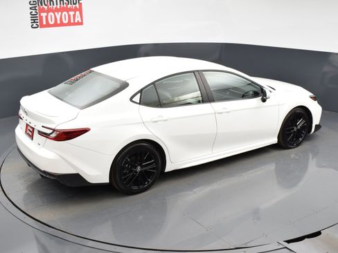 Used 2025 Toyota Camry SE image 20