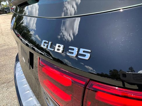 Used 2025 Mercedes-Benz GLB 35 AMG 4MATIC image 19
