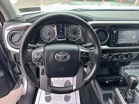 Used 2017 Toyota Tacoma SR5 w/ Tow Package image 16