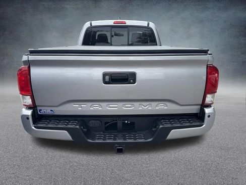 Used 2016 Toyota Tacoma TRD Sport AWD/4WD image 6
