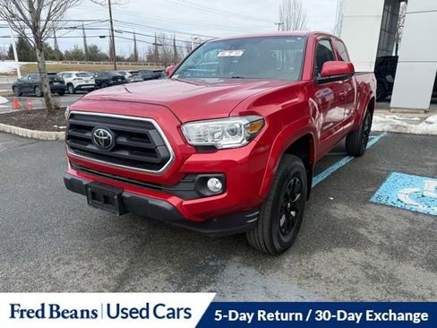 Used 2022 Toyota Tacoma SR5 w/ SR5 Appearance Package (SM) image 15