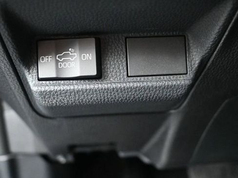 Used 2024 Toyota Tacoma TRD Off-Road image 11