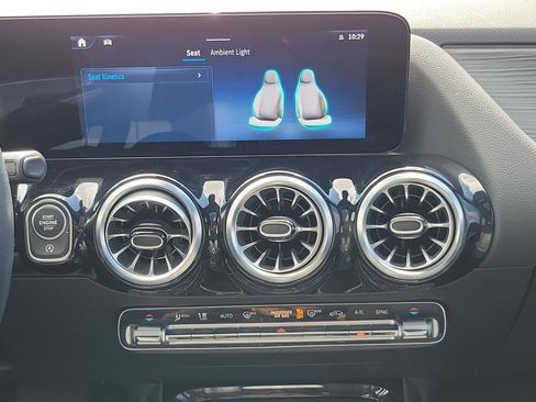 Certified 2025 Mercedes-Benz GLA 250 image 17