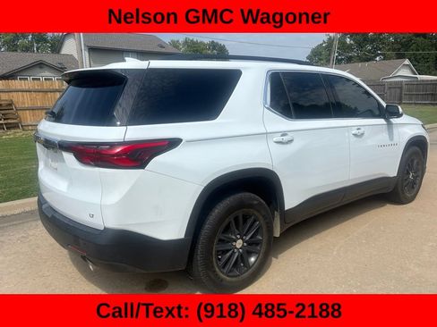 Used 2022 Chevrolet Traverse LT FWD image 5