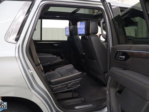 Used 2025 Chevrolet Tahoe Premier AWD/4WD image 32