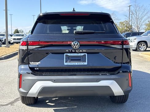 New 2026 Volkswagen Tiguan SE FWD image 4