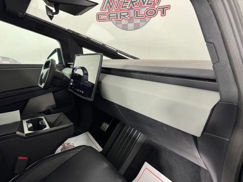 Used 2025 Tesla Cybertruck AWD Crew Cab image 12