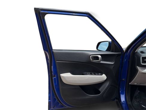 Used 2024 Hyundai Venue SEL FWD image 20