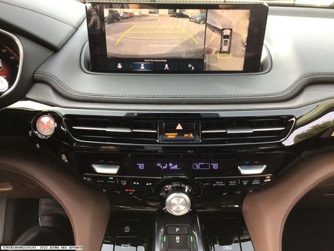 Used 2022 Acura MDX SH-AWD w/ Advance Package image 9