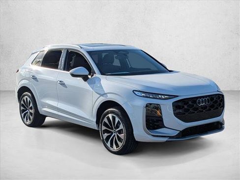 New 2026 Audi Q3 quattro 2.0T AWD/4WD image 5
