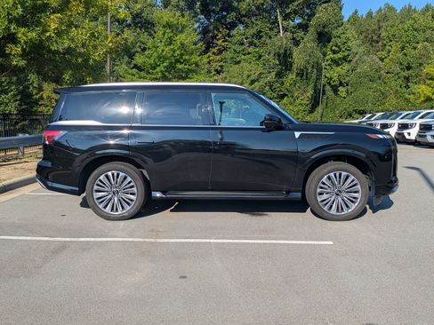 Used 2025 INFINITI QX80 Luxe AWD/4WD image 3