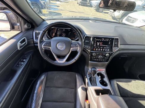 Certified 2021 Jeep Grand Cherokee Laredo X image 24