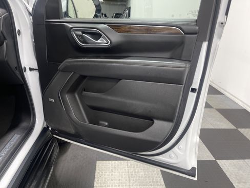 Used 2023 Chevrolet Suburban Premier AWD/4WD image 25