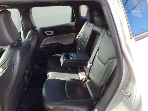 Used 2025 Jeep Compass Limited AWD/4WD image 26