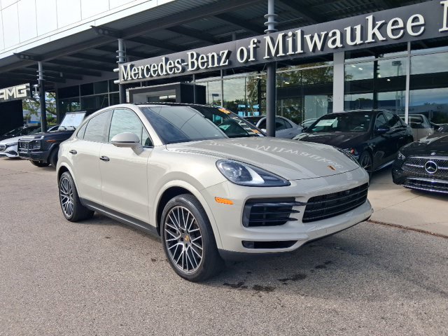 Used 2022 Porsche Cayenne Coupe AWD/4WD image 2