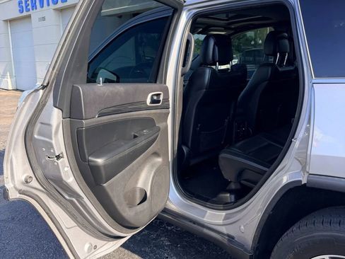 Used 2020 Jeep Grand Cherokee Limited AWD/4WD image 8