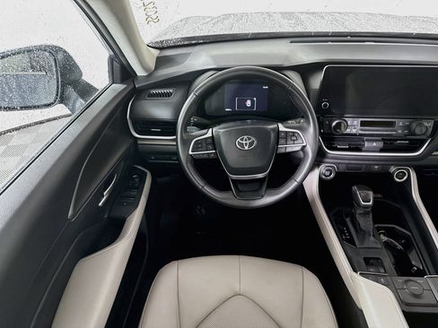 Certified 2025 Toyota Grand Highlander FWD image 23