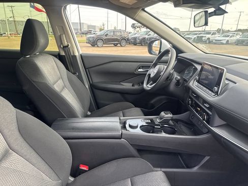 Used 2024 Nissan Rogue SV AWD/4WD image 27