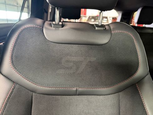 Used 2025 Ford Explorer ST image 19