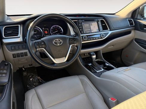 Used 2019 Toyota Highlander Limited image 15