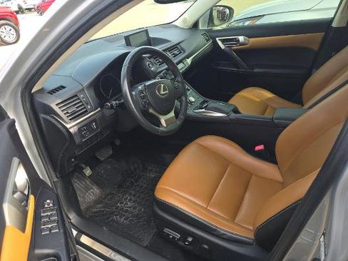 Used 2014 Lexus CT 200h image 4