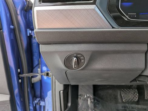 Certified 2024 Volkswagen Jetta SE FWD image 25
