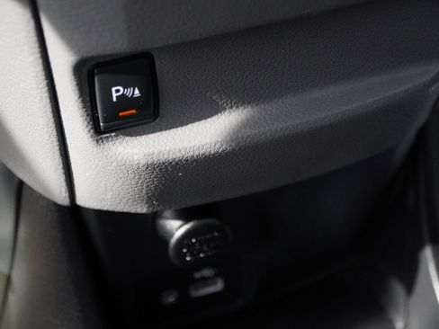 Used 2020 Nissan NV200 SV w/ Sliding Glass Door Package image 37