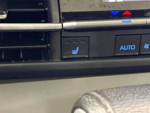 Certified 2021 Toyota Sienna XLE image 30