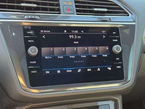 Used 2022 Volkswagen Tiguan SE R-Line image 27