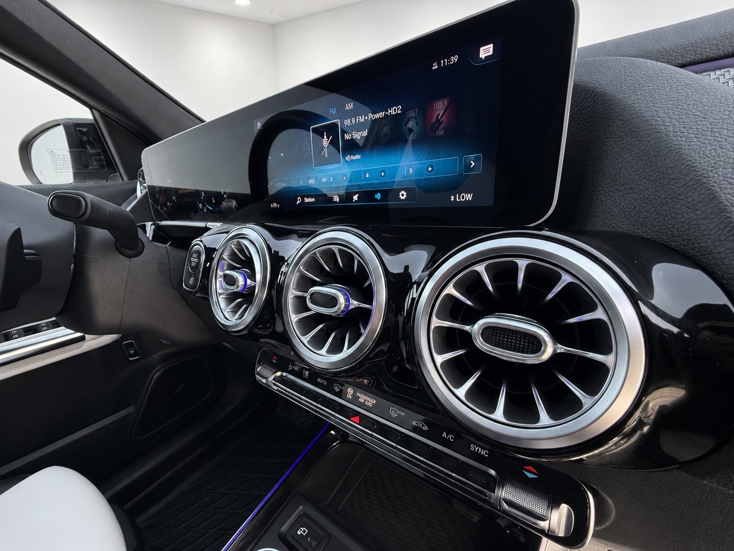Used 2021 Mercedes-Benz GLA 250 4MATIC image 28