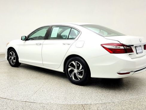 Used 2017 Honda Accord LX image 7