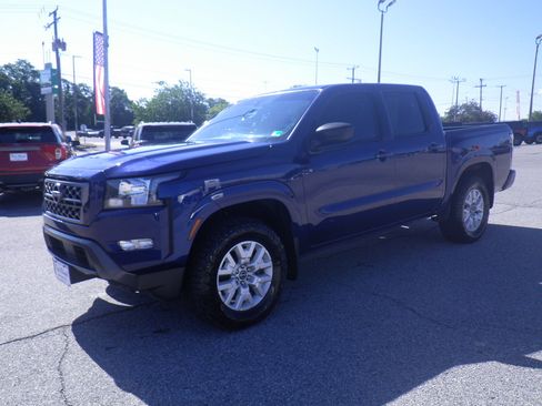 Used 2022 Nissan Frontier SV image 3