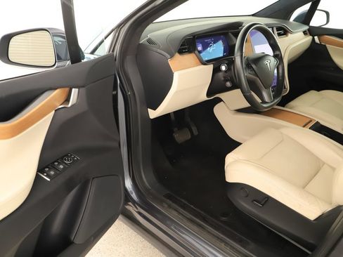 Used 2019 Tesla Model X AWD/4WD image 14
