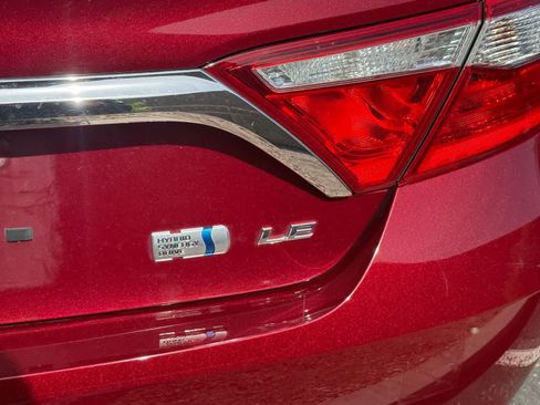 Used 2015 Toyota Camry LE FWD image 11