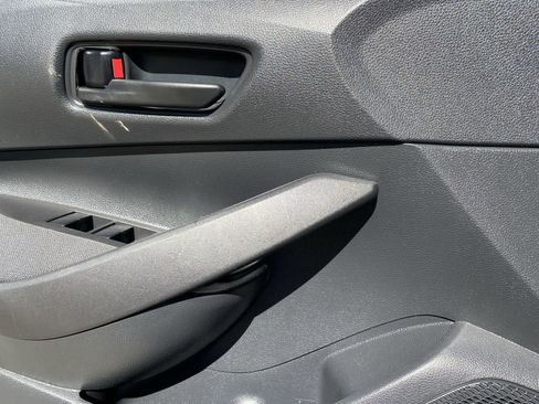 Used 2025 Toyota Corolla LE image 18