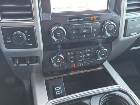 Used 2019 Ford F350 Lariat w/ Lariat Ultimate Package image 28