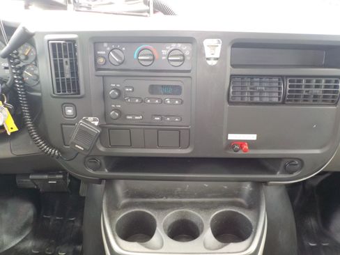 Used 2005 Chevrolet Express 3500 Extended RWD image 23