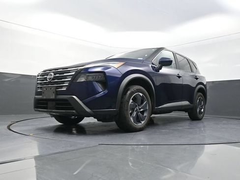 Used 2025 Nissan Rogue SV FWD image 32