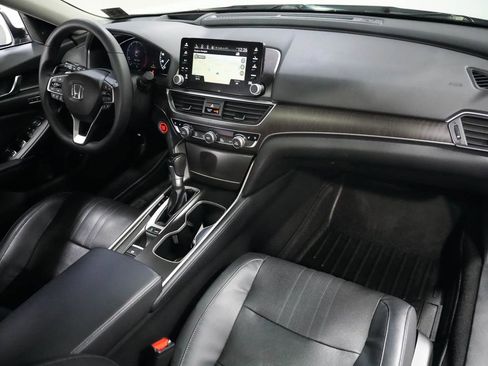 Used 2018 Honda Accord Touring image 37