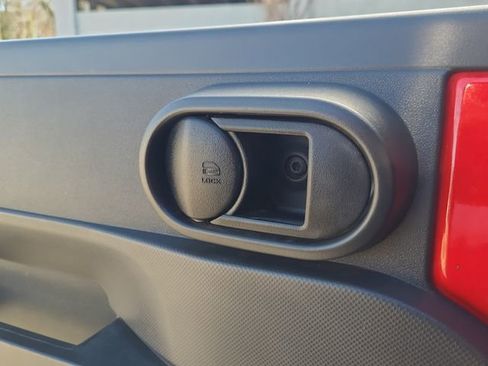 Used 2010 Jeep Wrangler Unlimited Sahara w/ Mopar Chrome Edition Group image 33