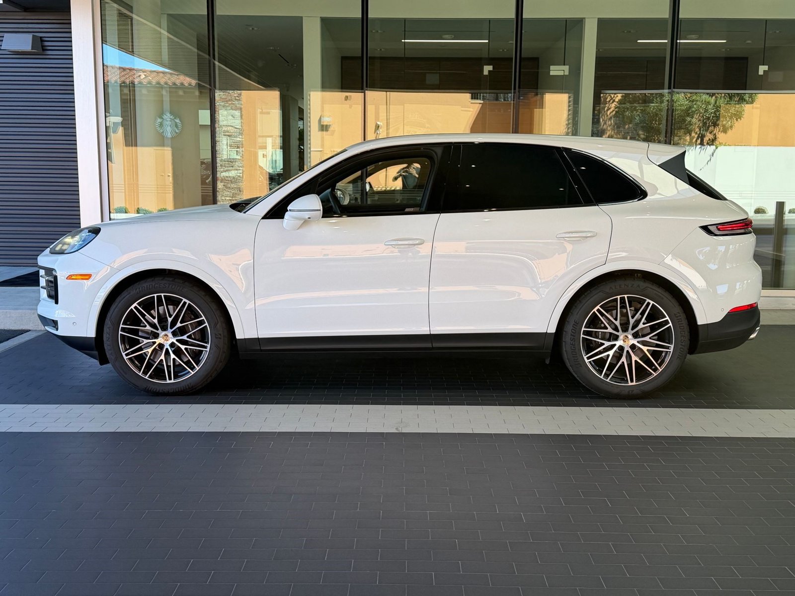 Certified 2024 Porsche Cayenne AWD/4WD image 2