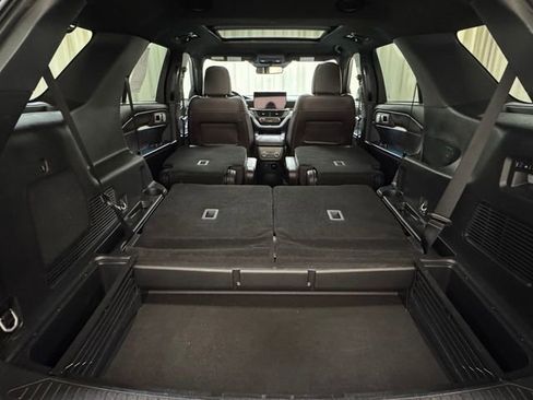 Used 2025 Ford Explorer Platinum w/ LUX Leather Package AWD/4WD image 36