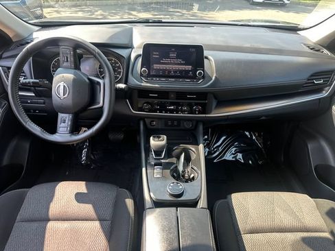 Used 2025 Nissan Rogue SV AWD/4WD image 18