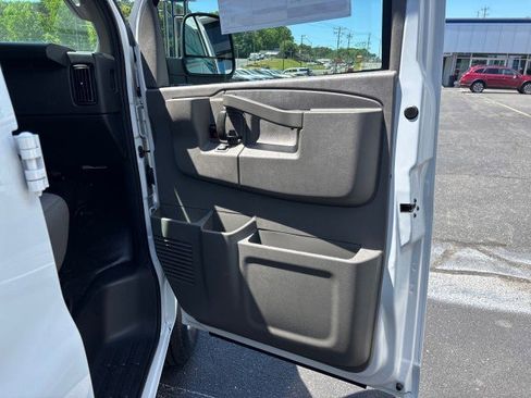 New 2026 GMC Savana 2500 w/ Driver Convenience Package RWD image 34