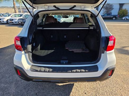 Used 2018 Subaru Outback 2.5i Touring image 12