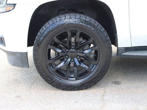 Used 2018 Chevrolet Suburban LT RWD image 38