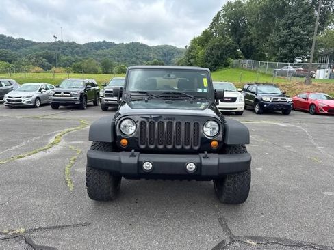 Used 2015 Jeep Wrangler Unlimited Sport w/ Quick Order Package 23S AWD/4WD image 3